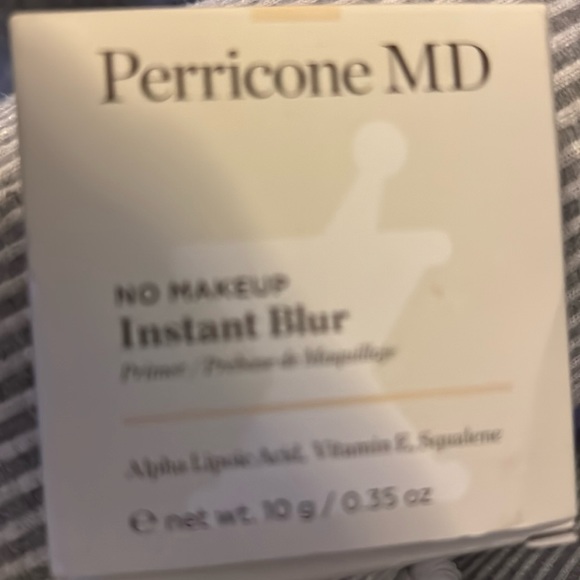 New in box! No Makeup instant Blur - Picture 2 of 2
